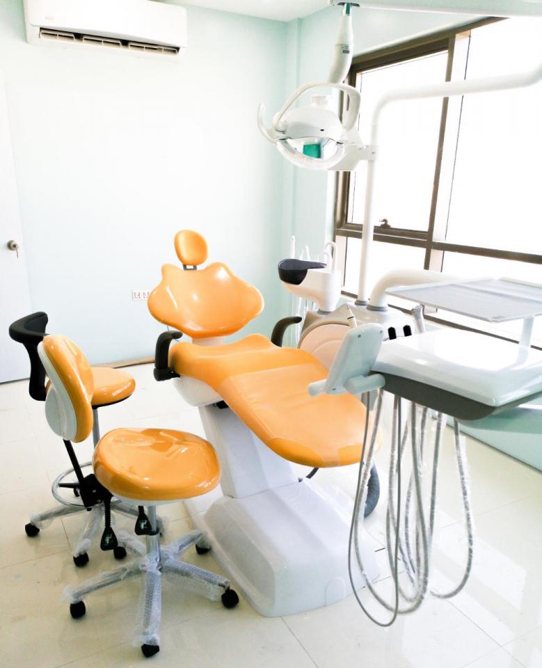 DENTAL CHAIR AJAX (AJ15 AND AJ10) Flash Med, Flash Med Co.